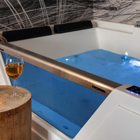 아파트 Z Jacuzzi & Sauna Chillout *