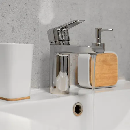 아파트 Z Jacuzzi & Sauna Chillout 코워브제크