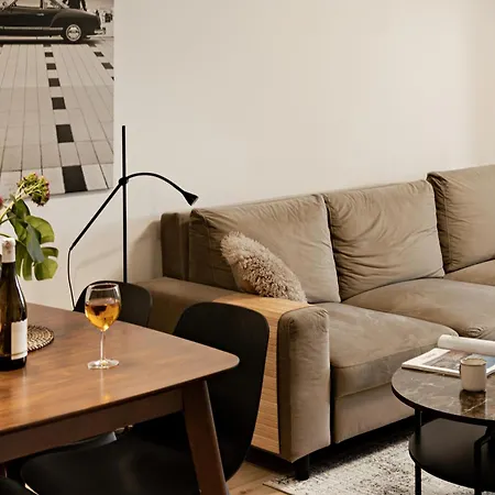 Z Jacuzzi & Sauna Chillout Apartment